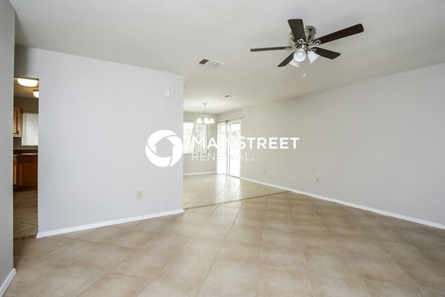 Building Photo - 3 Bedroom Pet-Friendly Home in North Port, FL with Main Street Renewal