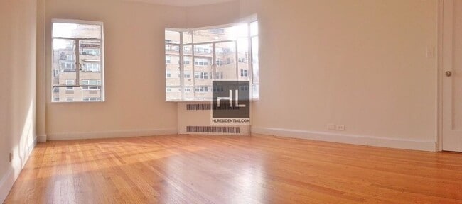Building Photo - 5 AVENUE