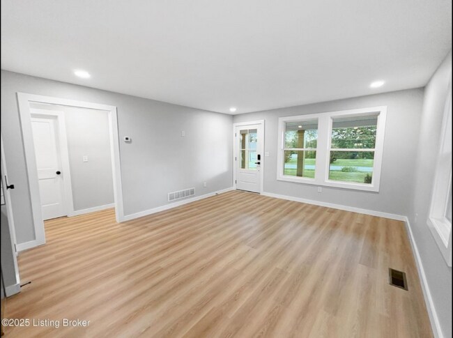 Foto del edificio - 243 Rineyville-Big Springs Rd