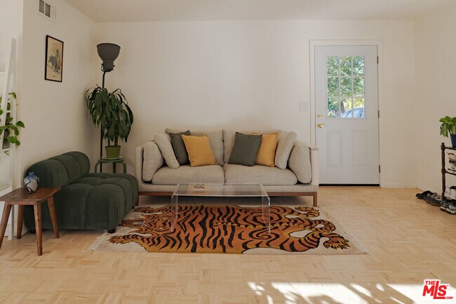 Foto del edificio - 22736 Cantlay St