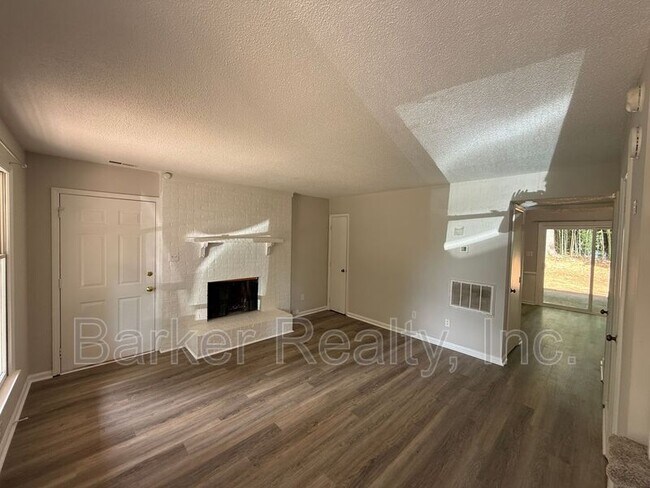 Foto del edificio - 101 Greengate Ct
