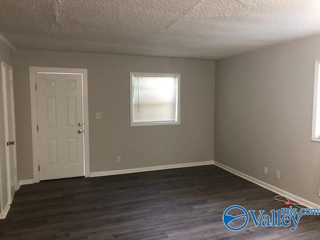 Foto del edificio - 2403 Mastin Lake Rd NE