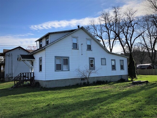 Building Photo - 123 S Seneca St