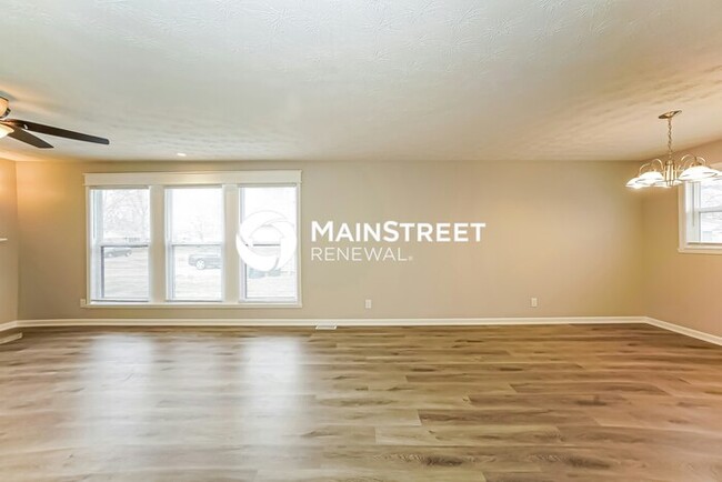 Building Photo - 3 Bedroom Pet-Friendly Home in INDIANAPOLIS, IN with Main Street Renewal