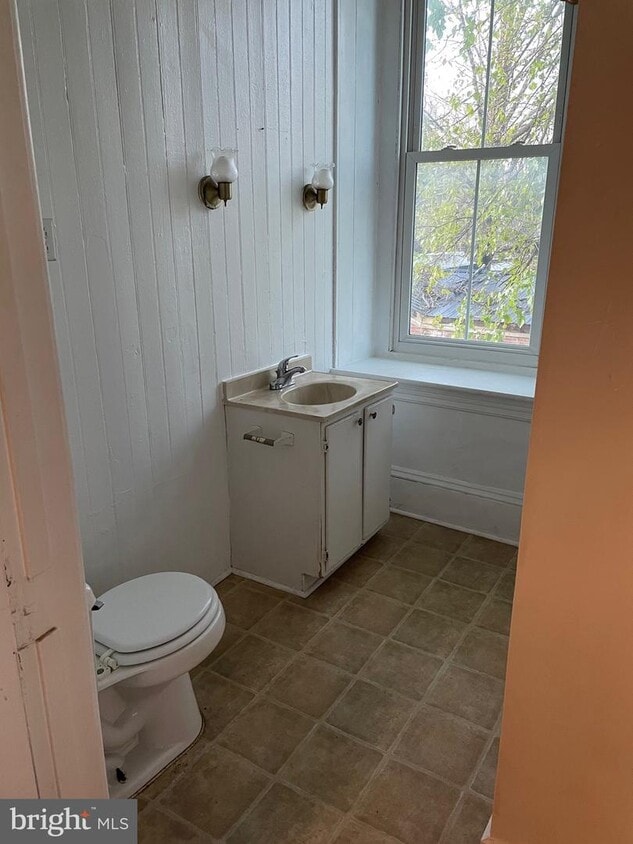 91 Delaware Rd, Riegelsville, PA 18077 Apartment for Rent in