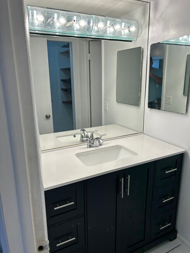 Photo - 3195 Foxcroft Rd Apartment