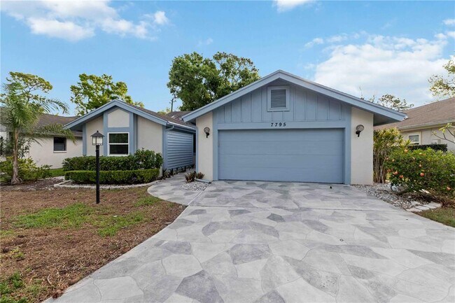 Foto del edificio - 7795 Pine Trace Dr