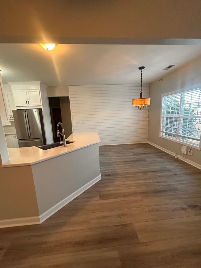 Building Photo - 4304 Dublin Rd