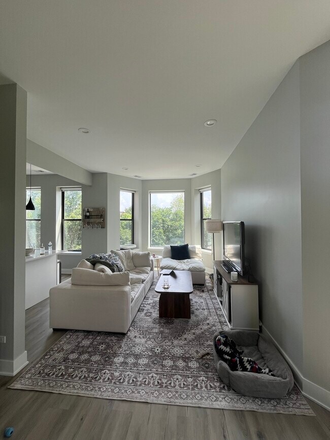 Foto del edificio - 1456 W Addison St