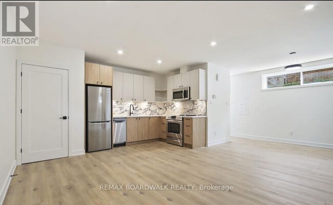 Building Photo - 241 Breezehill Ave S