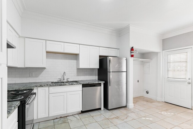 Building Photo - 14814 Perthshire Rd