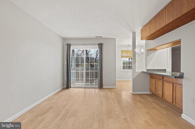 Building Photo - 100 Westwick Ct