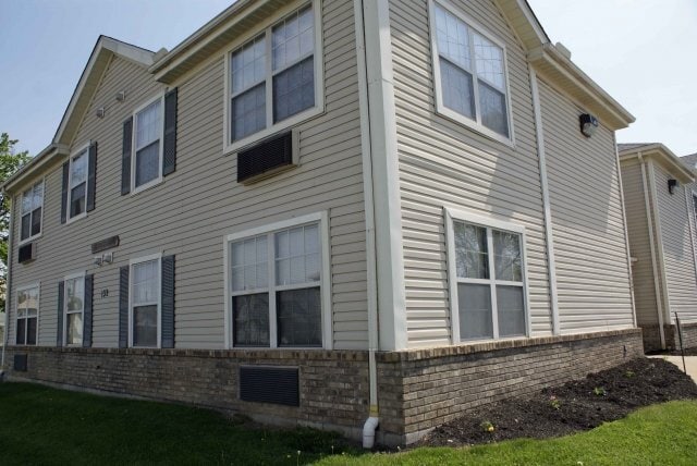 Building Photo - 132 N Cherry St