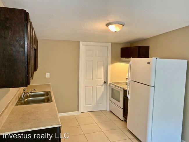Building Photo - 2 br, 1 bath House - 205 60th ave Dr W