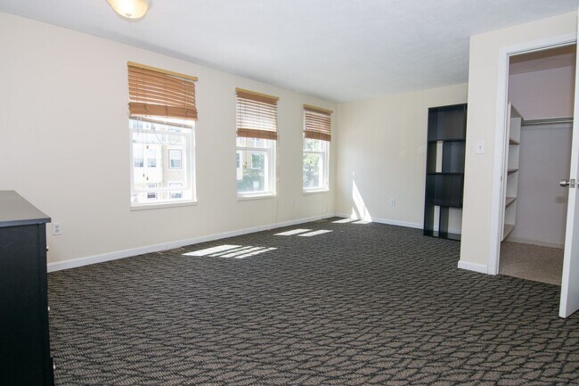 Foto del edificio - 123 Glenville Ave