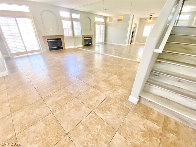 Foto del edificio - 5388 Runningbrook Rd