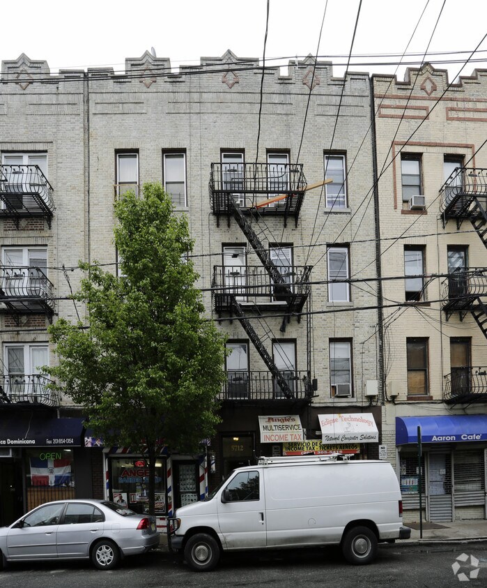Building Photo - 235 58th St