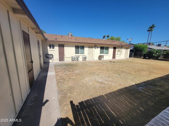 Building Photo - 2513 N 48th Pl