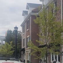 Building Photo - 926 Price Ln