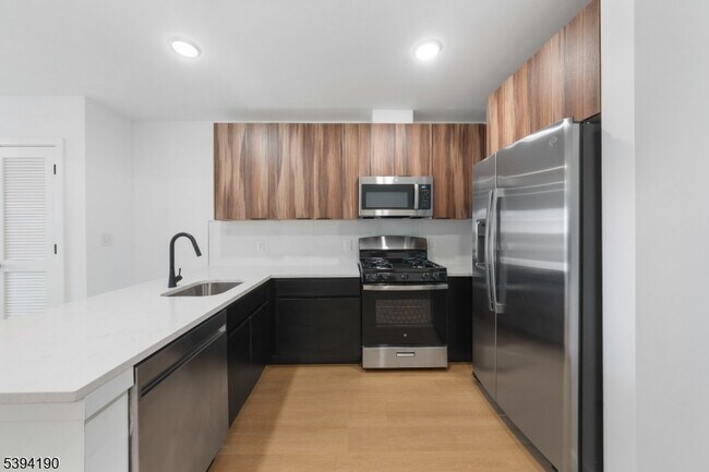 Building Photo - 768 Bergen St