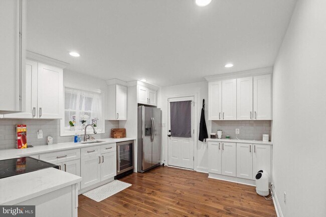 Foto del edificio - 7922 Babikow Rd