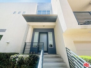 Building Photo - 6581 S Seabluff Dr