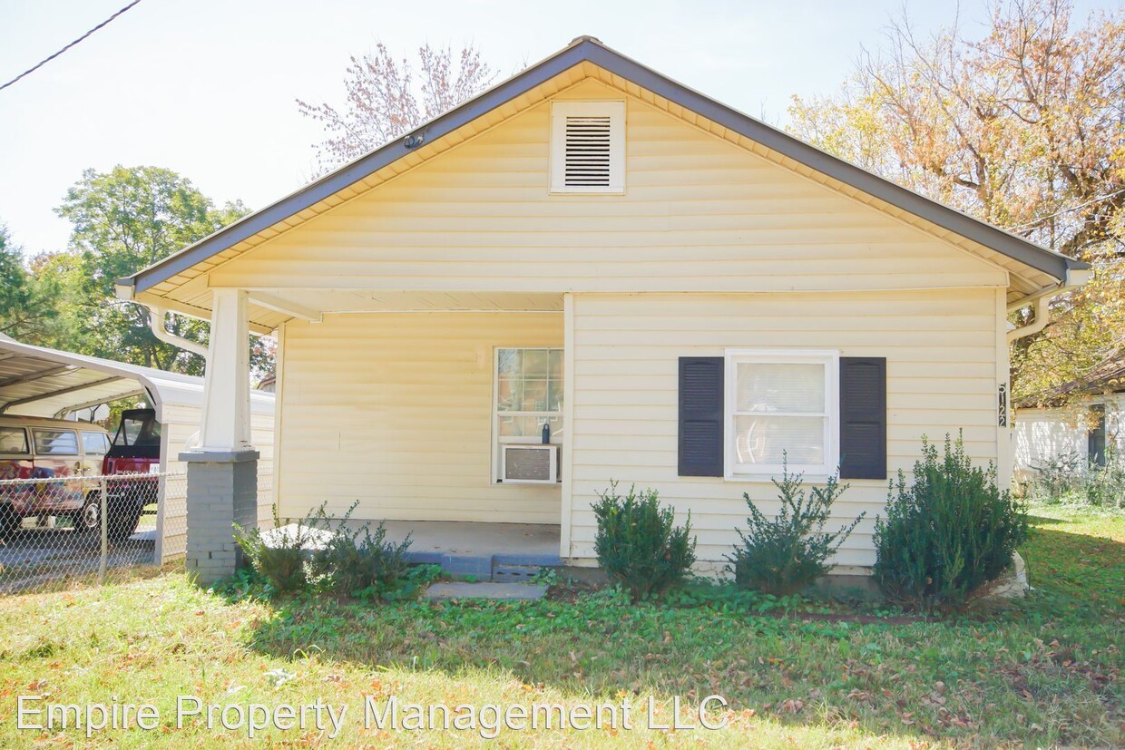 Primary Photo - 4 br, 2 bath House - 5122 Main Dr