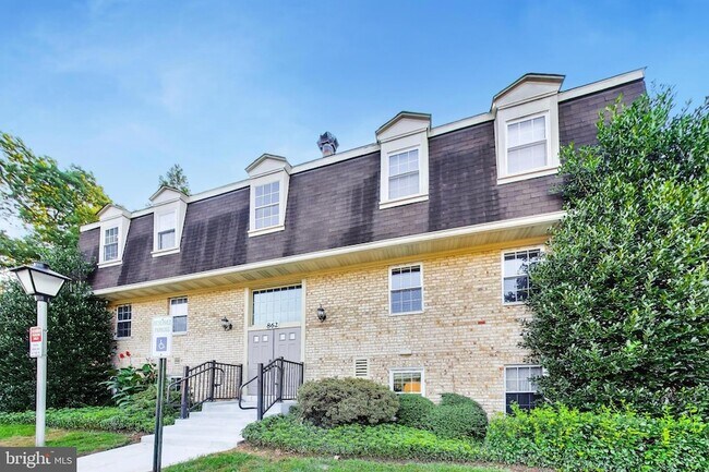 Foto del edificio - 862 College Pkwy