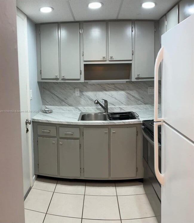 Photo - 3000 NE 16th Ave Apartment