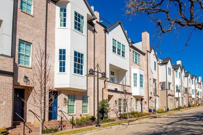 Foto del edificio - 4627 Warwood Ln