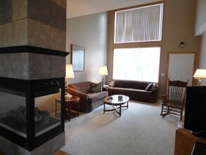 Building Photo - 5793 Mt Curve Blvd