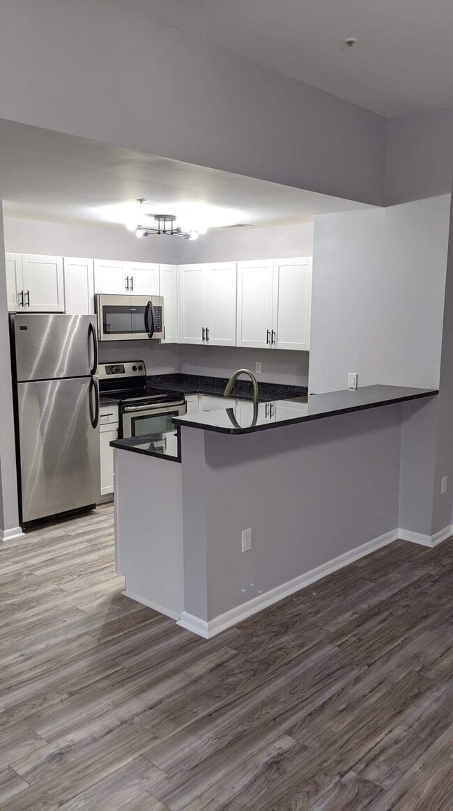 Stainless steel appliances - 20 Greystone Ct