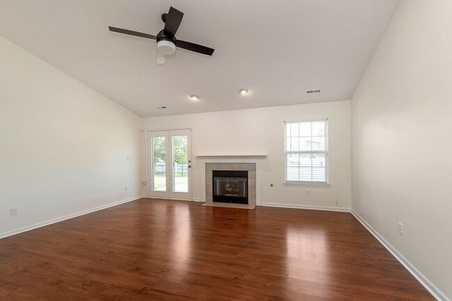 Foto del edificio - Updated 3 Bedroom Ranch on a Cul-De-Sac in...