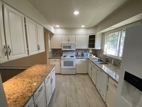 Building Photo - 2338 Hearth Dr