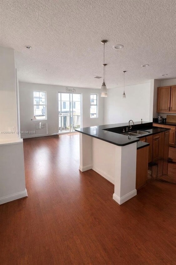 Photo - 556 NW 39th Circle