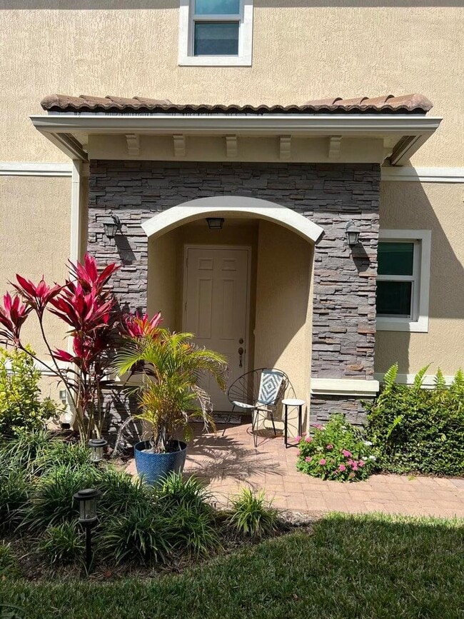 Building Photo - 6271 SE Portofino Cir