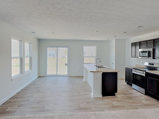 Foto del edificio - 2056 White Oak Ln