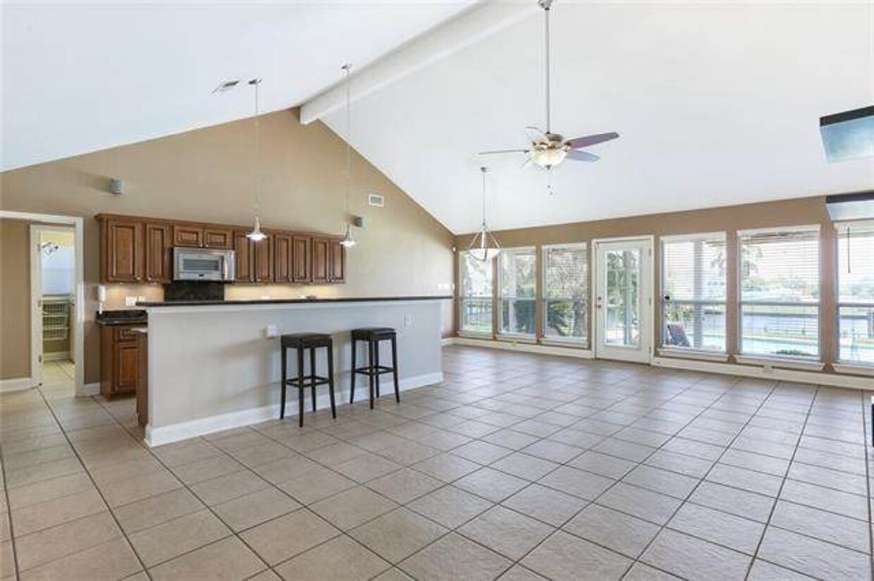 Building Photo - 304 Moonraker Dr