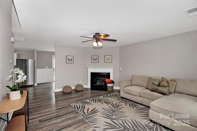 Foto del edificio - 1711 Rustic Arch Way