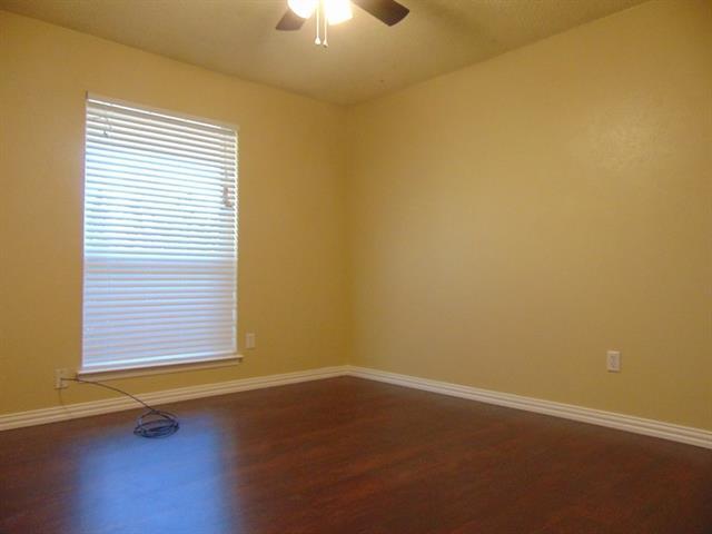 Foto del edificio - 2114 E Park Row Dr