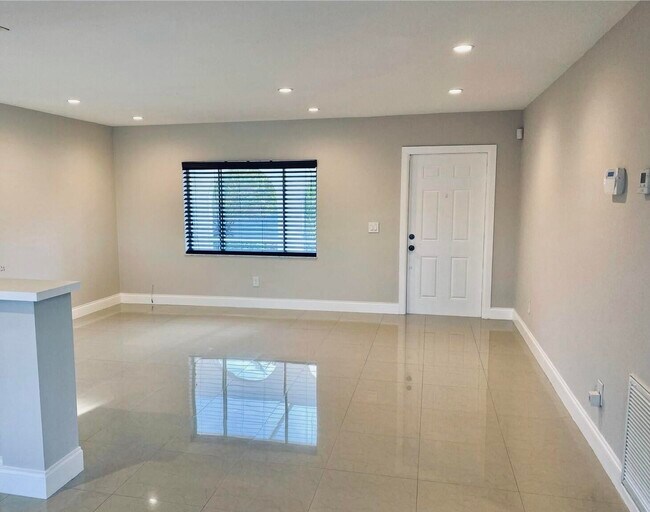 Foto del edificio - 22592 Lombard Ave