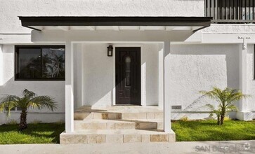 Building Photo - 2537 Davis Ave