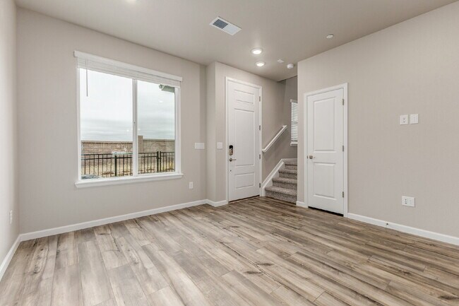 Building Photo - Castle pines 3 bed / 3 bath townhome for rent