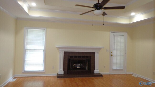 Foto del edificio - 225 Sawmill Rd