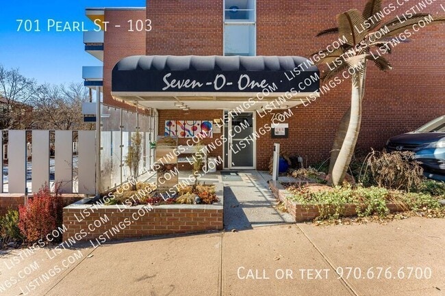 Photo - 701 N Pearl St House