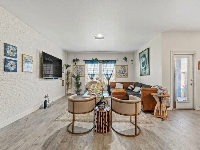 Foto del edificio - 11321 Pecan Crk Dr