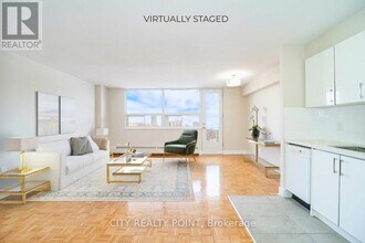 Building Photo - 1500 Bathurst St