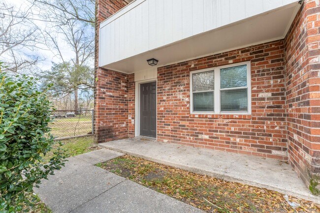 Foto del edificio - 2447 Brownlee St