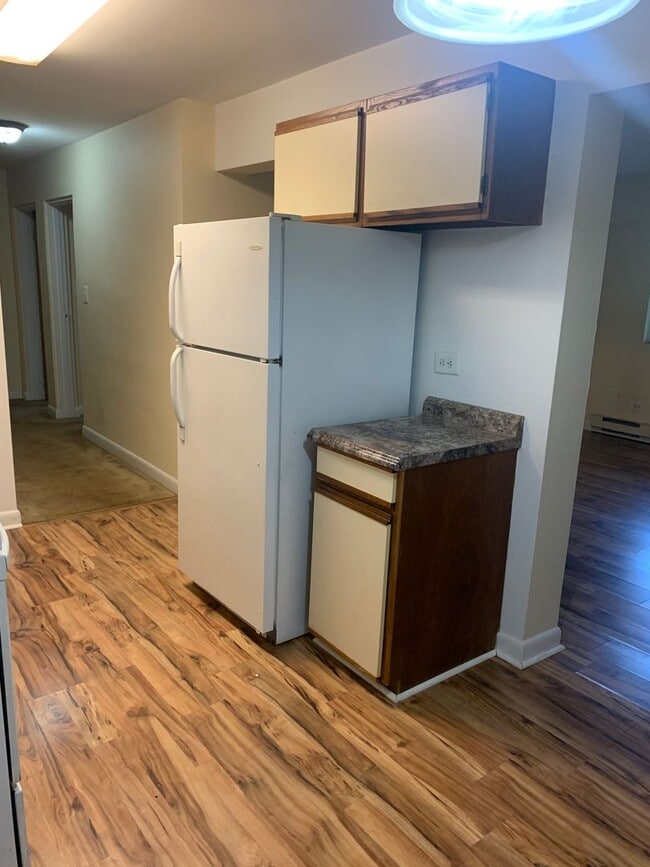 Building Photo - 1800 JPA - 2 bedroom/1 bath available 8/17/24