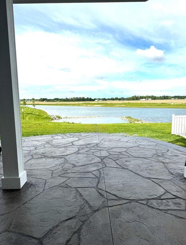 Foto del edificio - 5817 Flat Hill Dr